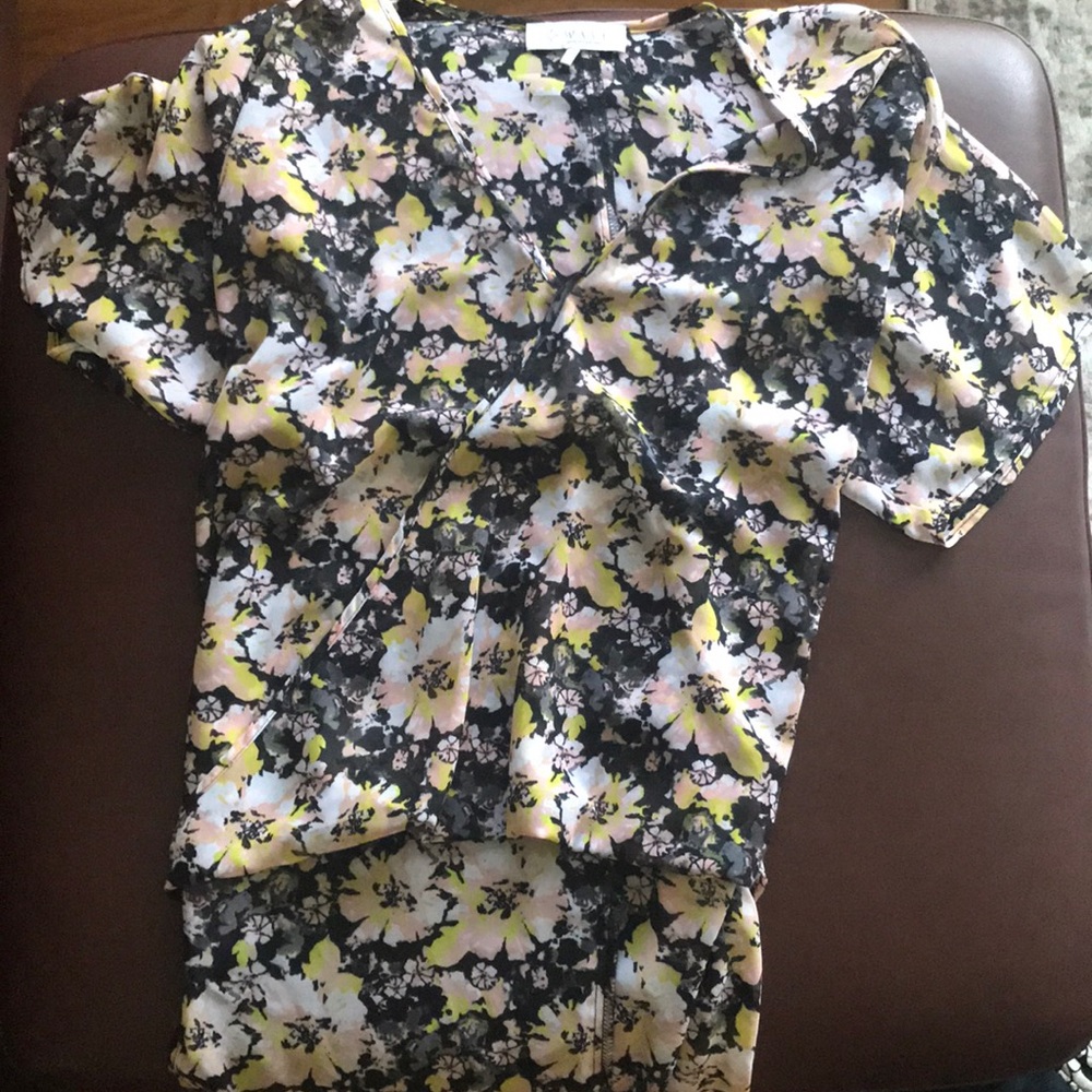 Floral blouse.